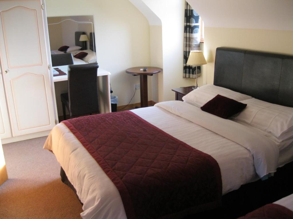 Mountain View Guesthouse Оугтерард Екстериор снимка